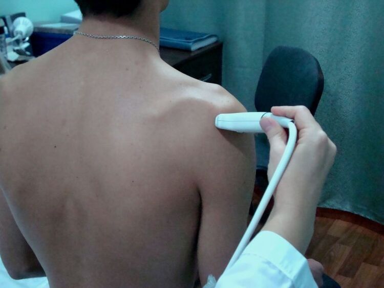 Modern physiotherapy will help cope with the symptoms of shoulder arthrosis in the early stages